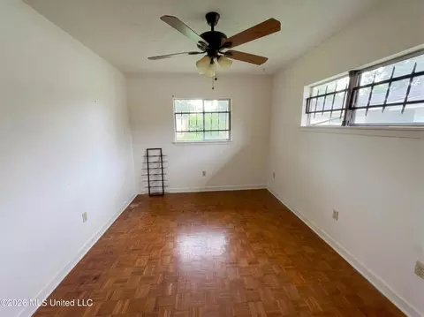 2002 Queensroad Ave, Jackson, MS 39213 photo 8