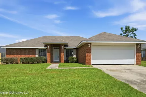 12133 Harmony Cir, Gulfport, MS 39503