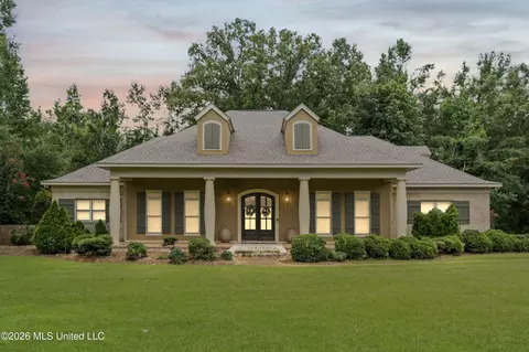 370 Deer Run, Batesville, MS 38606