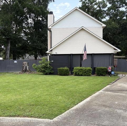402 Saint Charles Ct, Gulfport, MS 39507