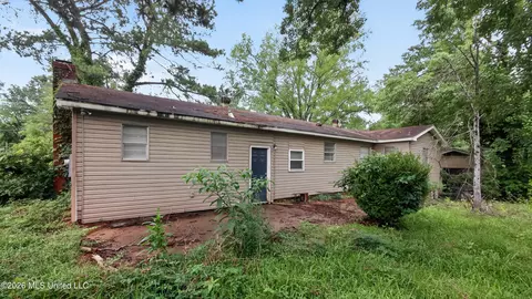 Exterior - 1348 Marydale Dr, Jackson, MS 39212 photo 2 of 6
