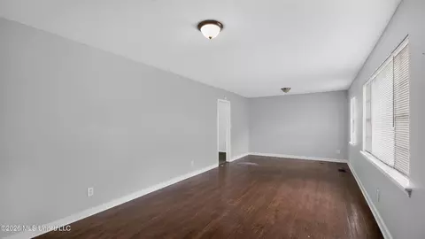 Living - 1348 Marydale Dr, Jackson, MS 39212 photo 4 of 9
