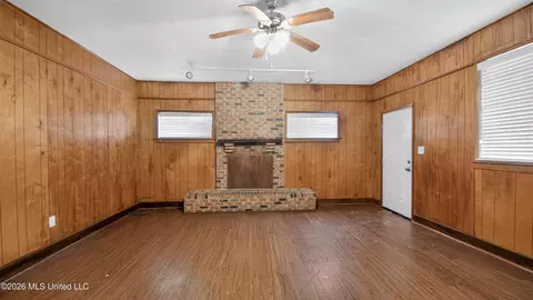 Living - 1348 Marydale Dr, Jackson, MS 39212 photo 9 of 9