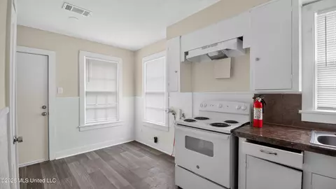 Kitchen - 4894 Sheridan Dr, Jackson, MS 39206 photo 1 of 3