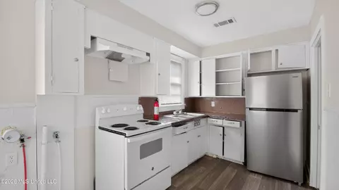 Kitchen - 4894 Sheridan Dr, Jackson, MS 39206 photo 3 of 3
