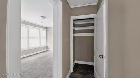 Entry Way - 4894 Sheridan Dr, Jackson, MS 39206 photo 3 of 4