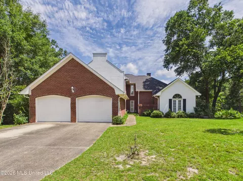 1068 Conley Cir, Ocean Springs, MS 39564