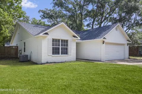 8820 Mermaid Ave, Ocean Springs, MS 39564