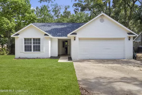 8820 Mermaid Ave, Ocean Springs, MS 39564