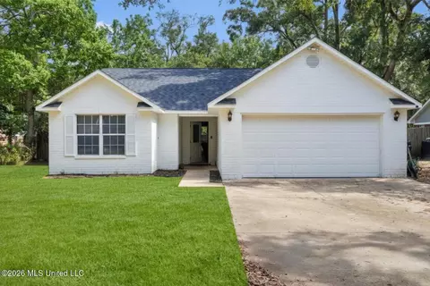 8820 Mermaid Ave, Ocean Springs, MS 39564