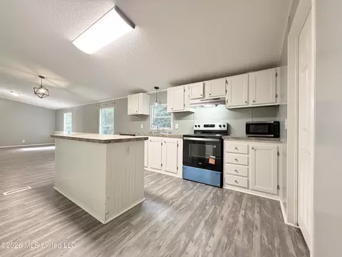 Kitchen - 1167 Todd Rd, Summit, MS 39666 photo 1 of 4