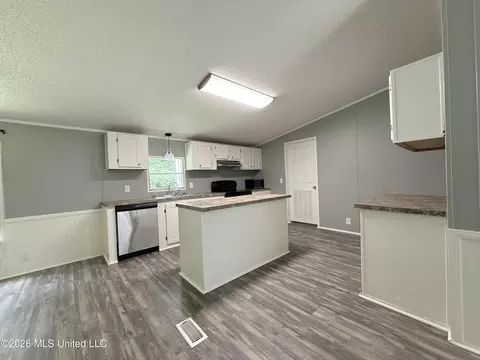 Kitchen - 1167 Todd Rd, Summit, MS 39666 photo 4 of 4