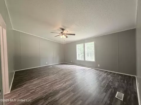 Living - 1167 Todd Rd, Summit, MS 39666 photo 5 of 6