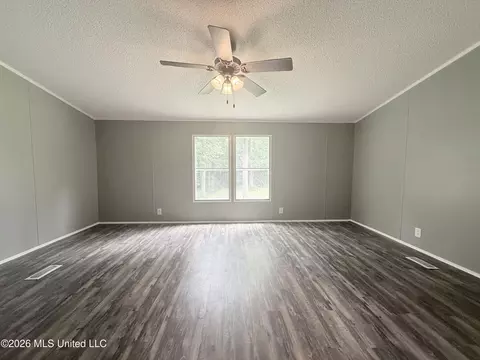 Living - 1167 Todd Rd, Summit, MS 39666 photo 6 of 6