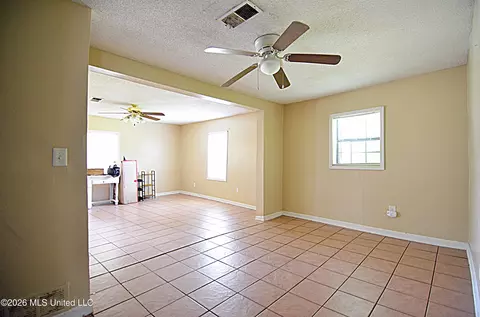 Living - 468 Park St, Hernando, MS 38632 photo 1 of 3