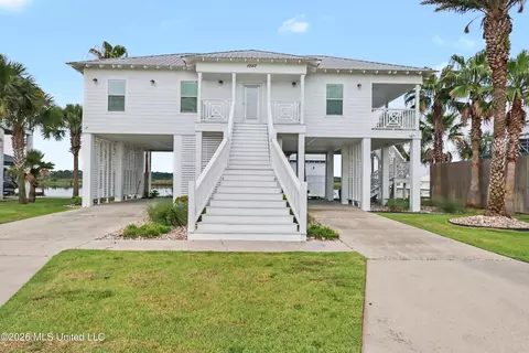 10157 S River Dr, Biloxi, MS 39532