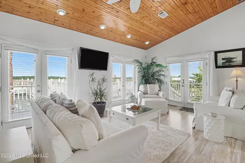 Living - 10157 S River Dr, Biloxi, MS 39532 photo 2 of 3