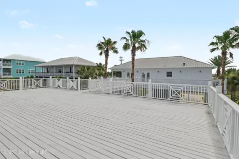 Exterior - 10157 S River Dr, Biloxi, MS 39532 photo 2 of 8