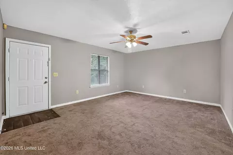 Living - 4525 Whitehaven Dr #AB, Jackson, MS 39204 photo 2 of 4