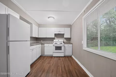 Kitchen - 1089 Branch St, Jackson, MS 39212 photo 1 of 2