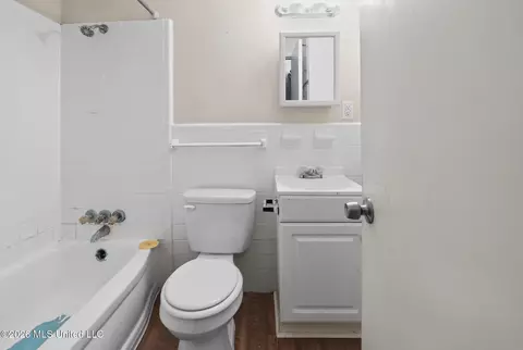 Bath - 1089 Branch St, Jackson, MS 39212 photo 1 of 2