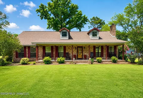 2212 NW Jackson Liberty Dr, Brookhaven, MS 39601