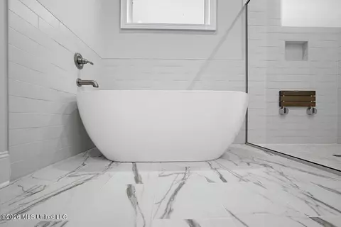 Bath - 256 Caroline Blvd, Madison, MS 39110 photo 2 of 4