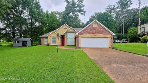 73 Dianne Cv, Byram, MS 39272