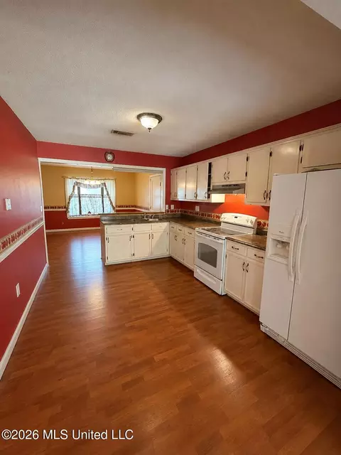 Kitchen - 125 Tara Ln, Lucedale, MS 39452 photo 2 of 2