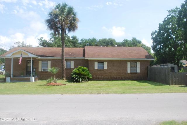 168 Dahlia St, Biloxi, MS 39531
