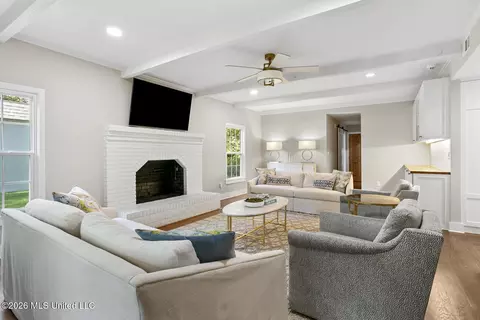 Living - 4408 Deer Creek Dr, Jackson, MS 39211 photo 1 of 3