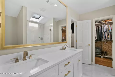 Bath - 4408 Deer Creek Dr, Jackson, MS 39211 photo 4 of 6