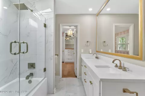 Bath - 4408 Deer Creek Dr, Jackson, MS 39211 photo 3 of 6