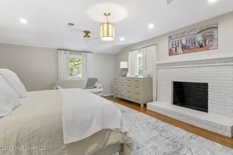 Bedroom - 4408 Deer Creek Dr, Jackson, MS 39211 photo 1 of 8