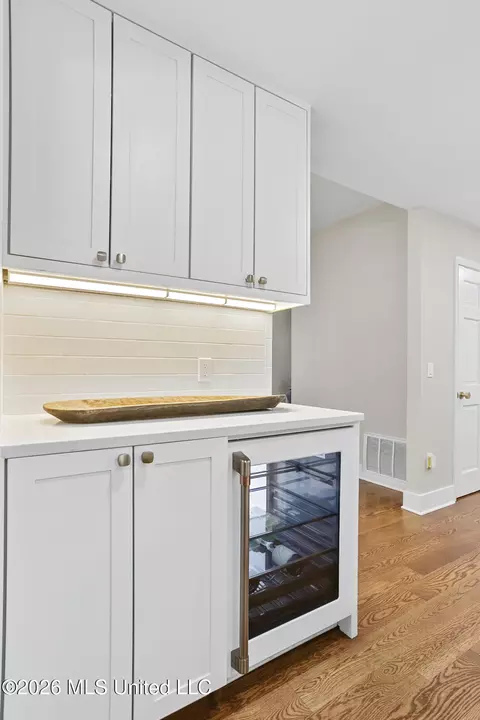 Kitchen - 4408 Deer Creek Dr, Jackson, MS 39211 photo 7 of 8