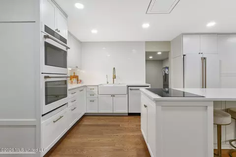 Kitchen - 4408 Deer Creek Dr, Jackson, MS 39211 photo 8 of 8