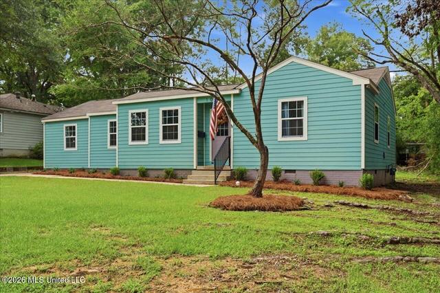 1013 Meadow Heights Dr, Jackson, MS 39206