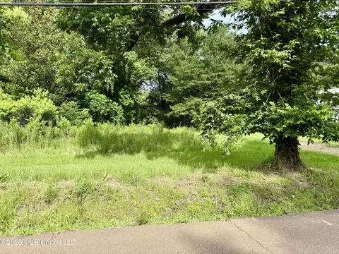 341 Miller St, Canton, MS 39046
