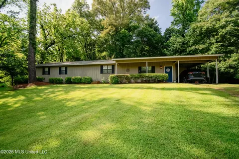 1715 Hood Dr, Yazoo City, MS 39194