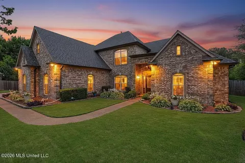 5040 Garner Ln, Southaven, MS 38672