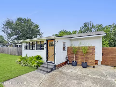 422 Merritt St, Waveland, MS 39576