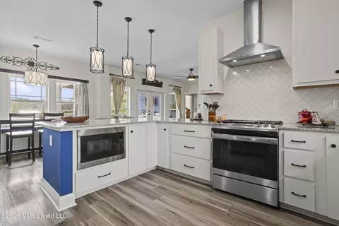 Kitchen - 15520 Needle St, Biloxi, MS 39532 photo 5 of 7