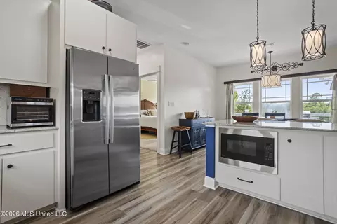 Kitchen - 15520 Needle St, Biloxi, MS 39532 photo 6 of 7