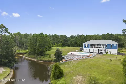 15520 Needle St, Biloxi, MS 39532