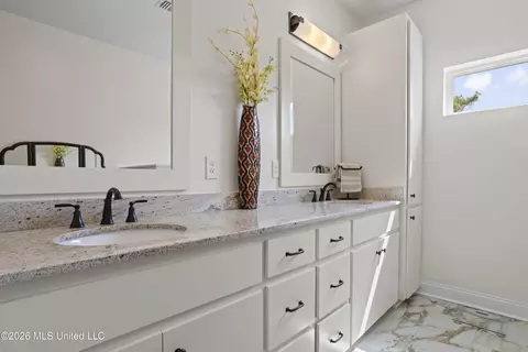 Bath - 15520 Needle St, Biloxi, MS 39532 photo 2 of 5