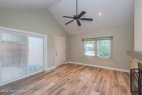 Living - 107 River Place 1, Jackson, MS 39211 photo 5 of 5