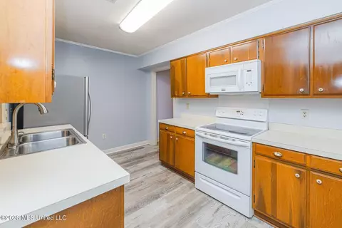 Kitchen - 107 River Place 1, Jackson, MS 39211 photo 1 of 3