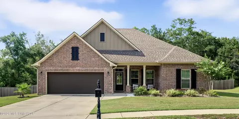24641 Knollwood Dr, Pass Christian, MS 39571