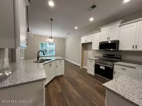 Kitchen - 1970 Smart Rd, Como, MS 38619 photo 1 of 2