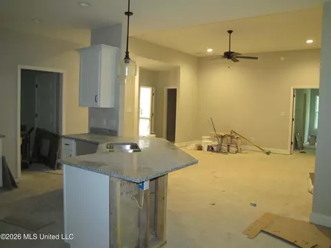 Living - 1970 Smart Rd, Como, MS 38619 photo 2 of 2